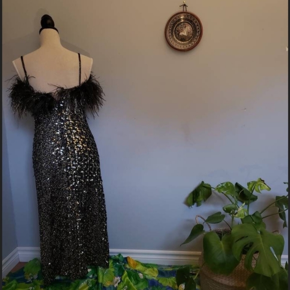 Perullo sequin gown - Picture 2 of 5